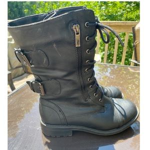 Fashionable combat boots